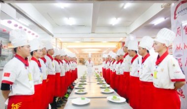 选择杭州新东方职业学校，在厨师界C位出道！