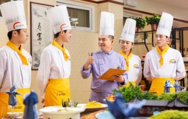 本科生“回炉”上职校越来越吃香?就业市场藏着答案