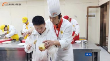 ���ǧ��ǣ�ң��Ѻ��Ӵ������ߣ��ð���ɳ���ȱϯ